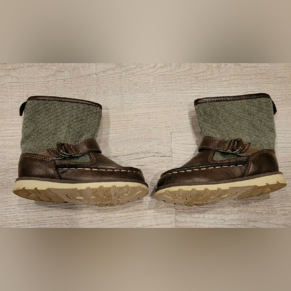 Carter's boots size 5 toddler - Picture 4 of 7